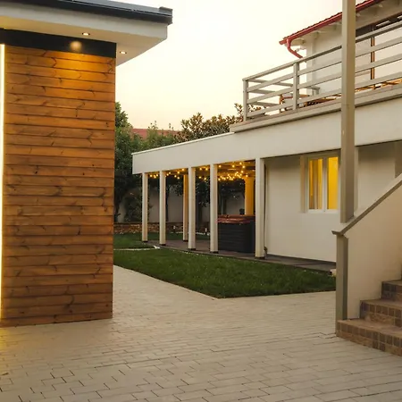 Sweet - Jacuzzi , Sauna , Garden , Bbq Villa *