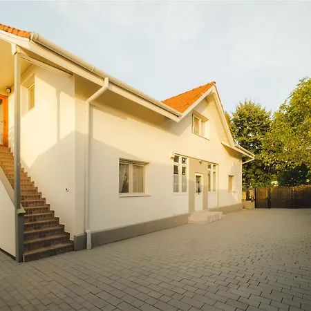 Sweet - Jacuzzi , Sauna , Garden , Bbq Villa